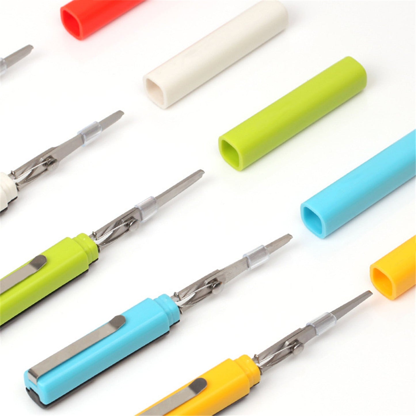 Pen Scissor Used To Be A Normal Scissor With An Attractive Pen Shaped Design. - Springkart