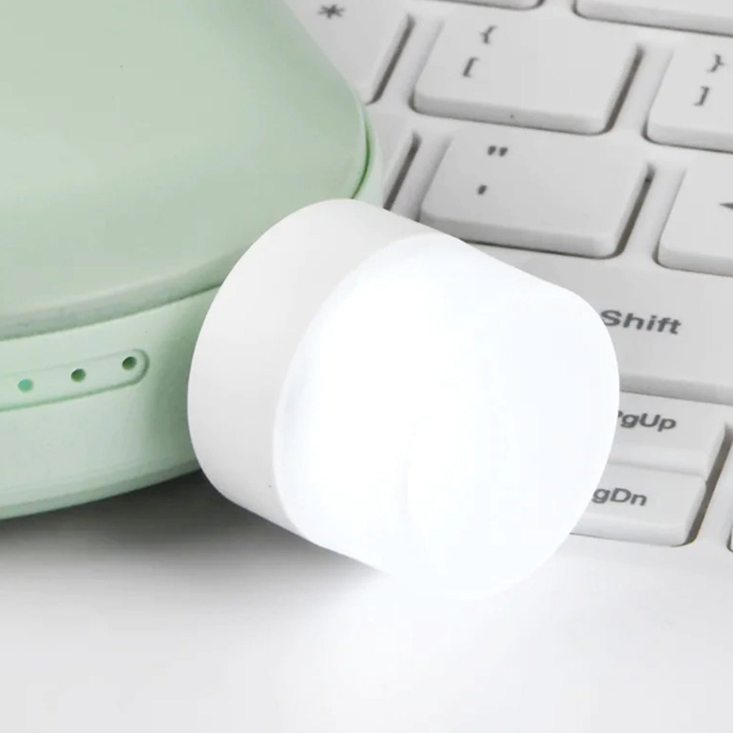 Small USB Bulb used in all kinds of household and official places for room lighting purposes. - Springkart