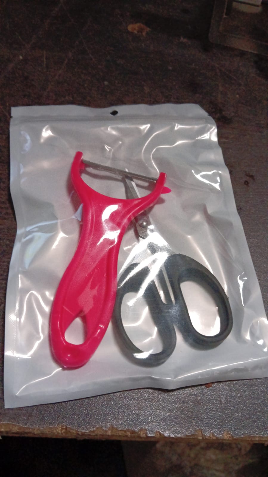 Stainless Steel Kitchen Scissors & Multipurpose Peeler (2 Pc Set / Scissor & Peeler) - Springkart