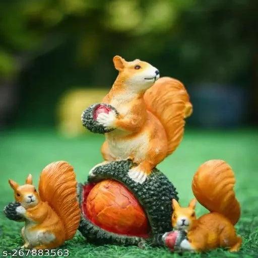 Squirrel Family Playing with nut - Springkart