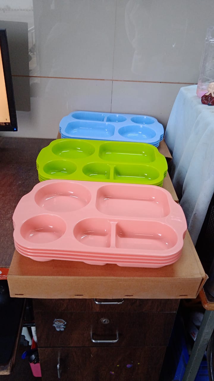 Unbreakable Plastic Food Plates / Biodegradable 5 Compartment Square Plate for Food - Springkart