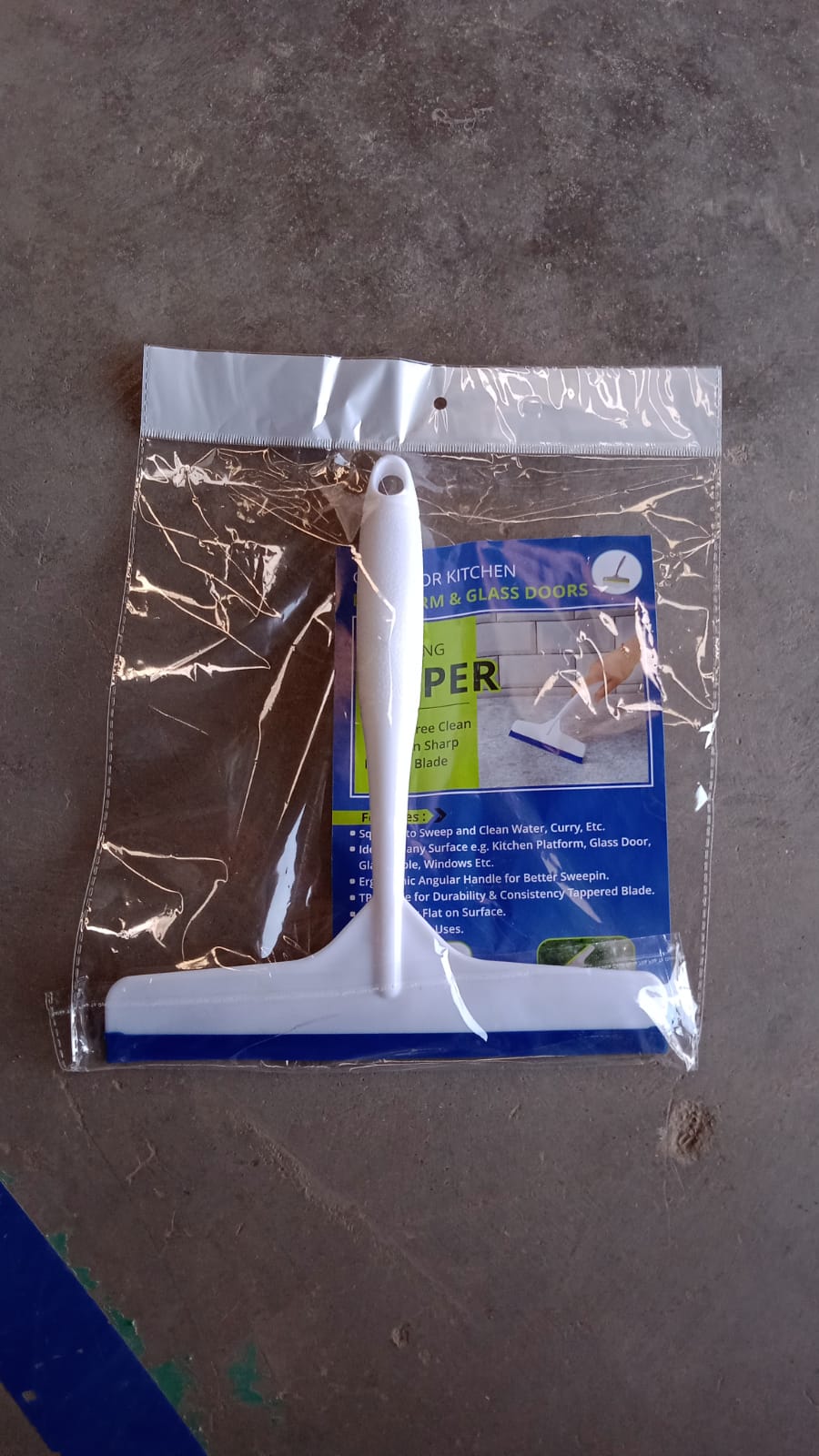 Plastic Kitchen Wiper (White / 1 Pc) - Springkart