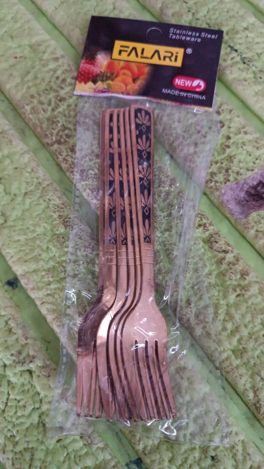 Stainless Steel Premium Fork Traditional Design Tablewar (6 Pcs Set / Golden) - Springkart
