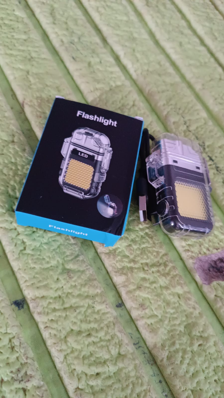 USB Rechargeable Electric Lighter & 3 Modes COB Flashlight (1 Pc) - Springkart