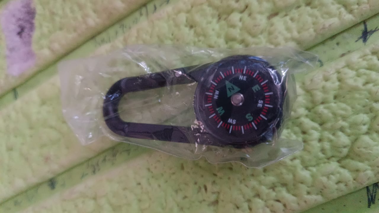 Clip Snap Hook Mini Compass (1 Pc / Mix Design) - Springkart