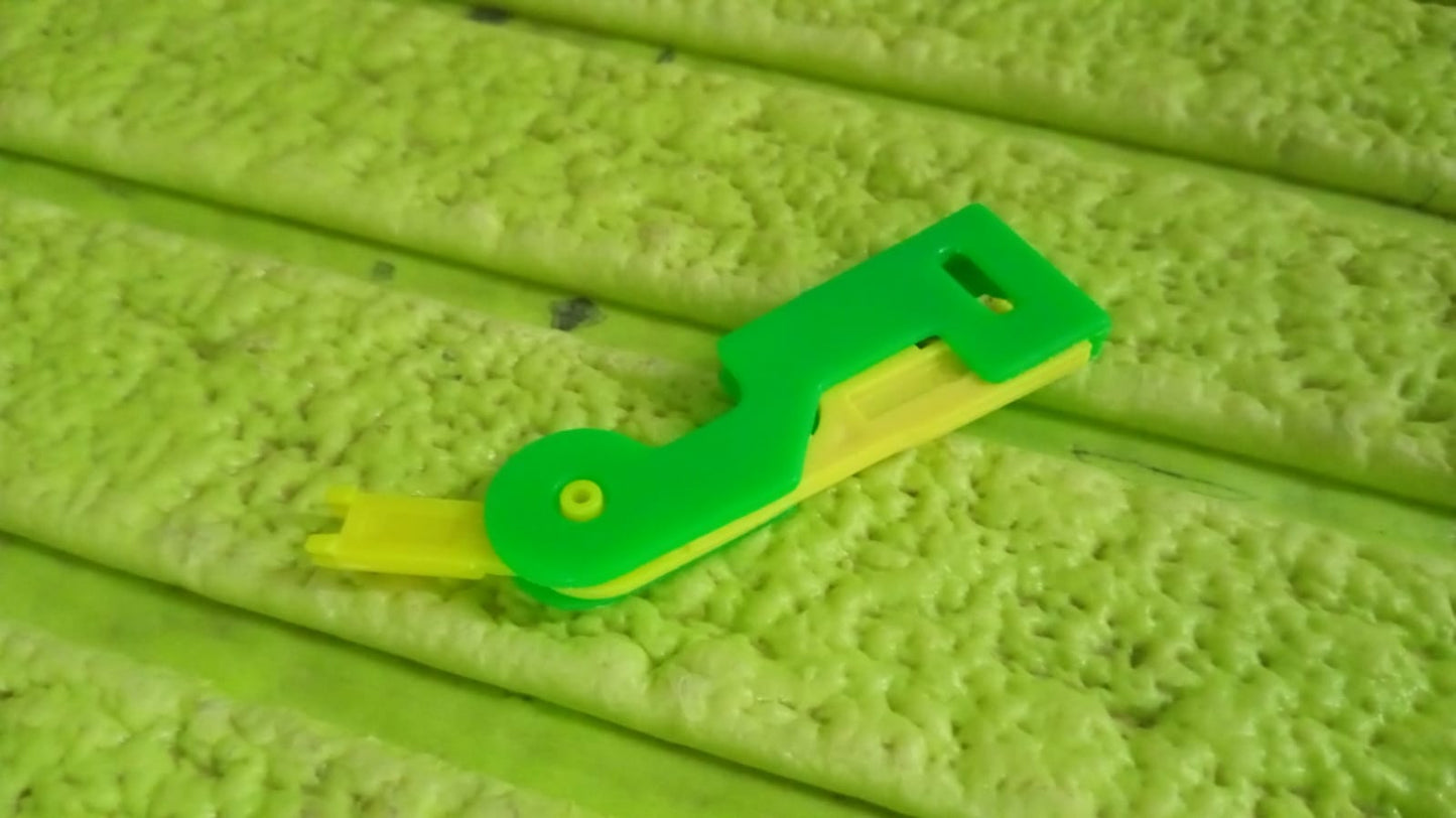 Automatic Needle Threading Device (Multicolour) - Springkart
