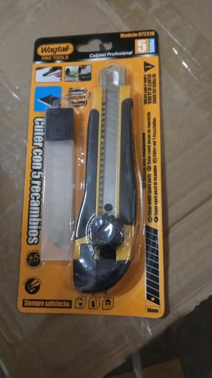 Cutter Knife Set with 4 Replacement Blades (1 Set) - Springkart