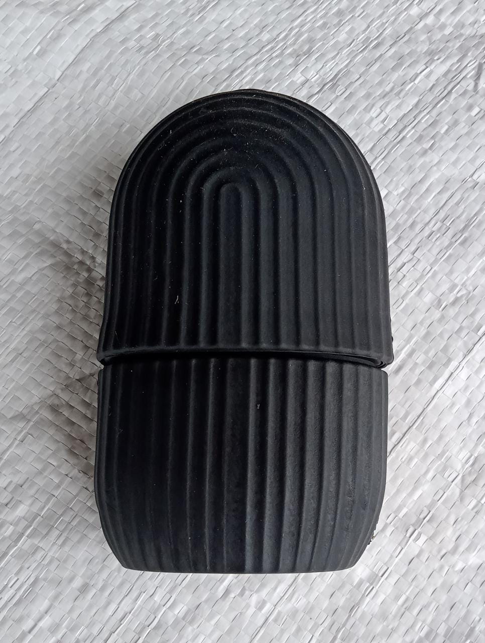 Face Ice Roller Massager for Swelling & Puffiness Reduction (Black) - Springkart