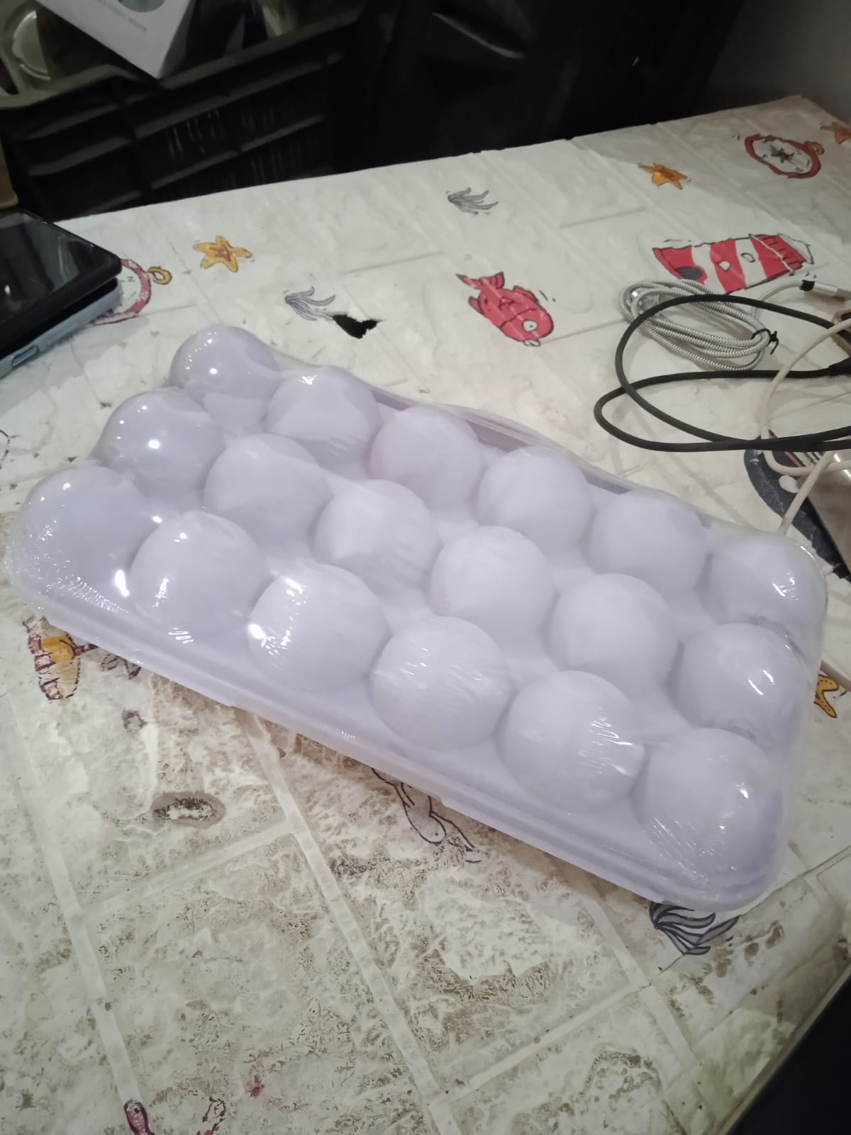 18 Grid Egg Holder Storage, Shock-Proof Egg Container with Buckle, Egg Carrier, Egg Tray, Egg Shelter, Effective Full Seal, Egg House use for Fridge, Camping, Kitchen - Springkart