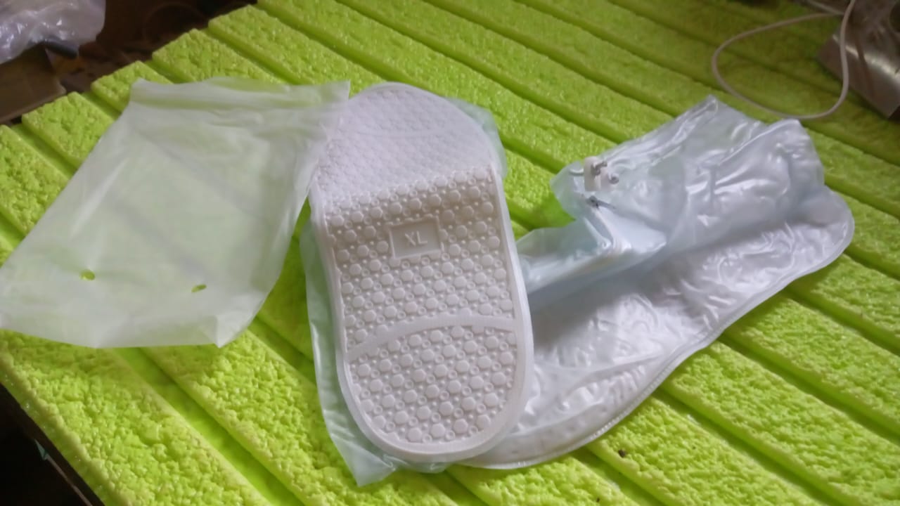 Plastic Shoes Cover Reusable Anti-Slip Boots Zippered Overshoes Covers Transparent Waterproof Snow Rain Boots for Kids / Adult Shoes, for Rainy Season (1 Pair / White) - Springkart