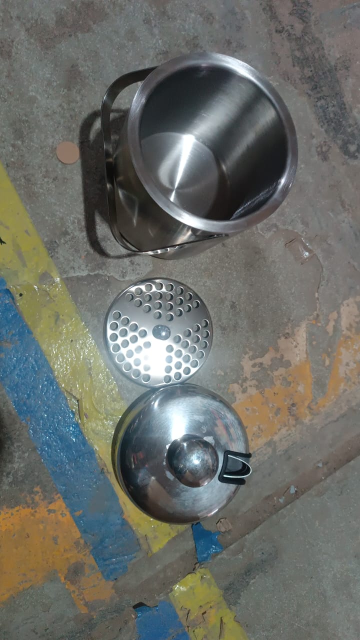 Stainless Steel Ice Buckets with Lid (1.3 Liters Approx) - Springkart