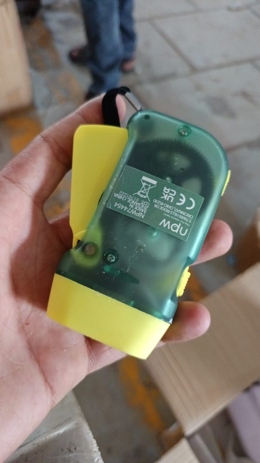 3 LED Hand Press Torch Hand Crank Flashlight Hand Pressing Flashlight Traveling Torch Light Manual Generator, Battery-Free Flashlight (1 Pc) - Springkart