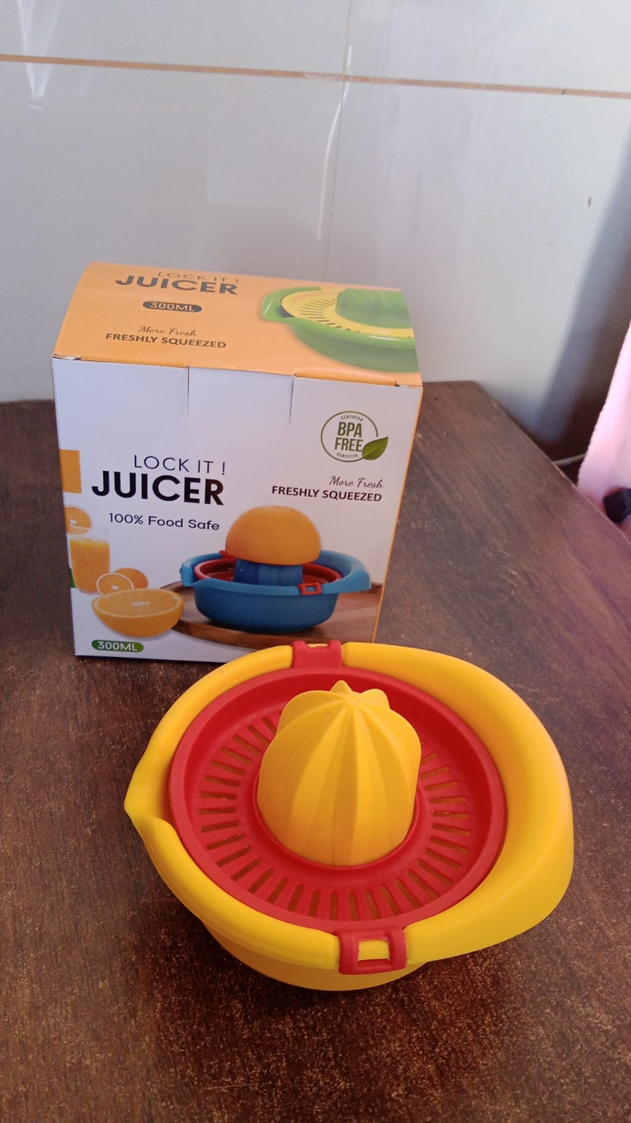 Orange Juicer Machine Hand Press (300 ML) - Springkart