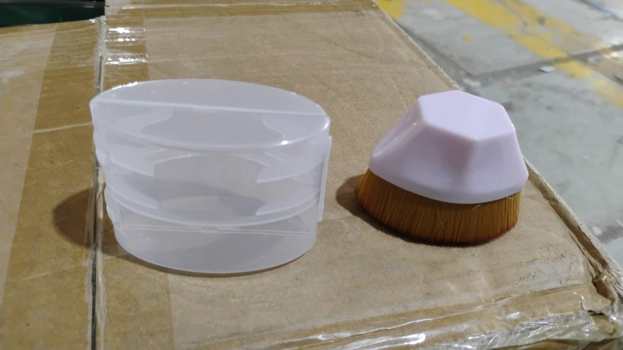 Foundation Makeup Brush, Perfect Makeup Brush Portable Case (1 Pc) - Springkart