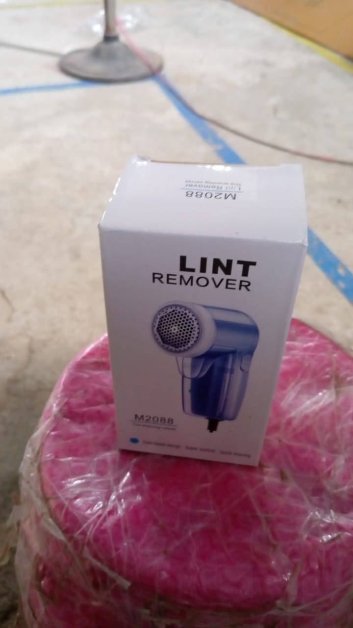 Creative Mind Lint Remover For All Woolens Sweaters, Blankets, Jackets (1 Pc / With Cleaning Brush) - Springkart