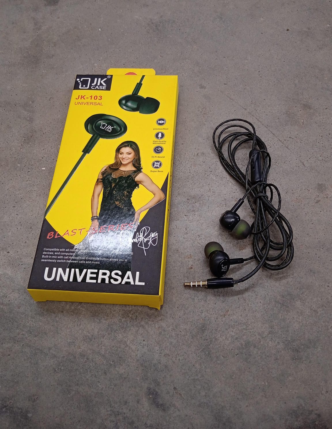 Universal Wired Earphone with Mic (1 Pc) - Springkart