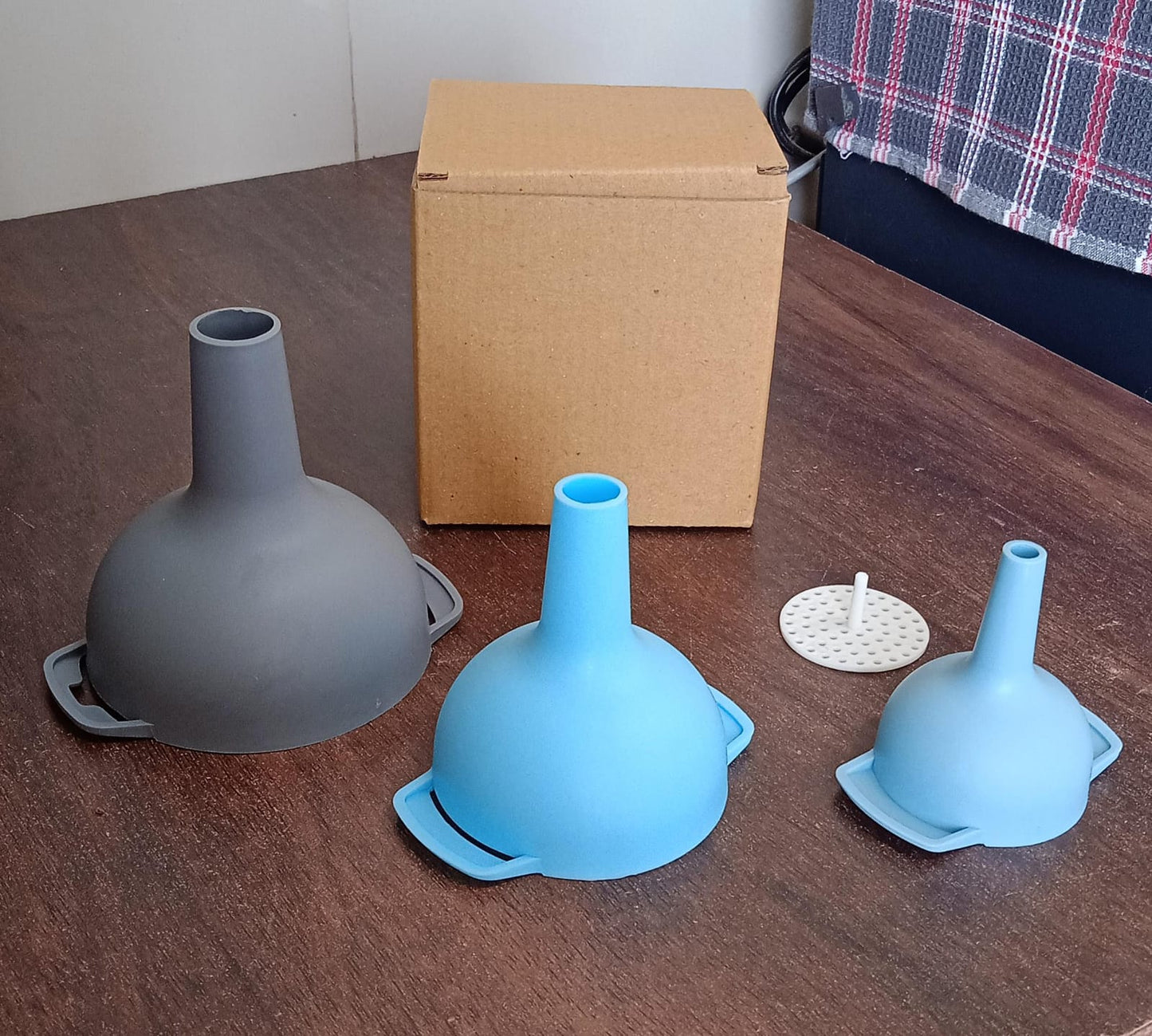 3 in 1 Kitchen Funnel Set of 3, Funnel for Filling Bottle, Small Canning Funnel with Handle, Food Grade Plastic Funnel with Detachable Strainer Filter for Liquid, Dry Ingredients, and Powder - Springkart