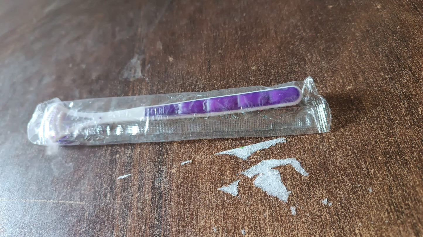 Tongue Cleaner and Scraper (1 Pc / Mix Color) - Springkart