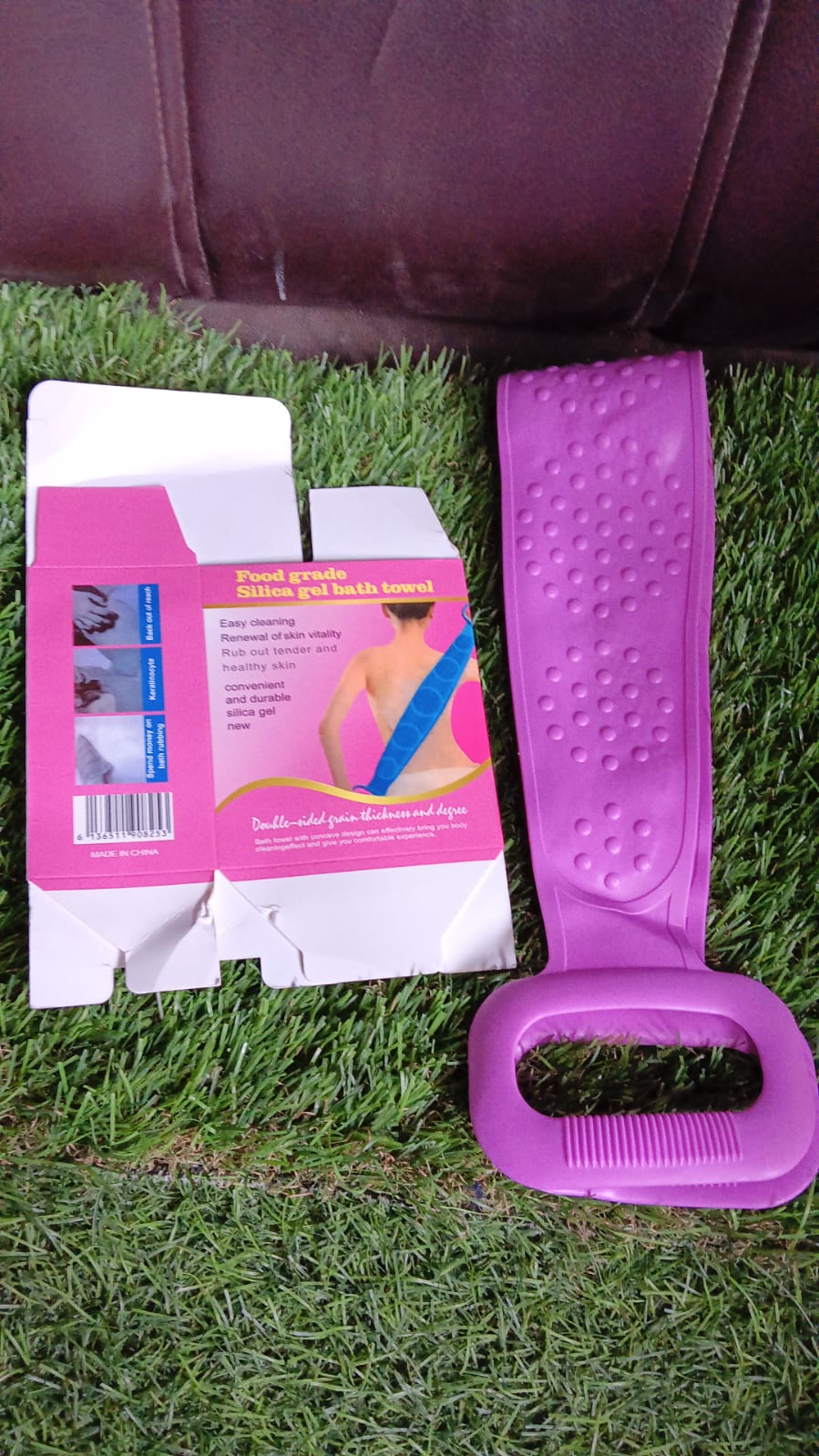 Silicone Bath Body Brush / Scrubber With Color Box (1 Pc / Mix Color) - Springkart