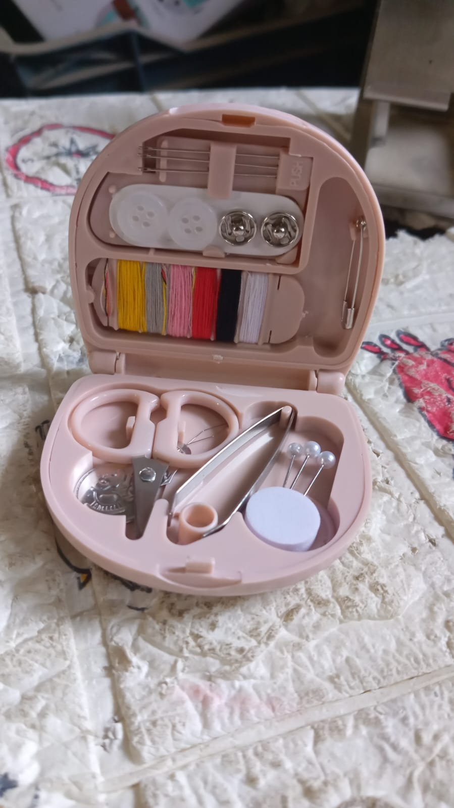 Mini Travel Sewing Kit DIY Sewing Portable Sewing Tool Kits Plastic Sewing Kit Box Beginner Friendly Emergency Sewing Repair Kit with Threads Scissors Hand Sewing Needles - Springkart