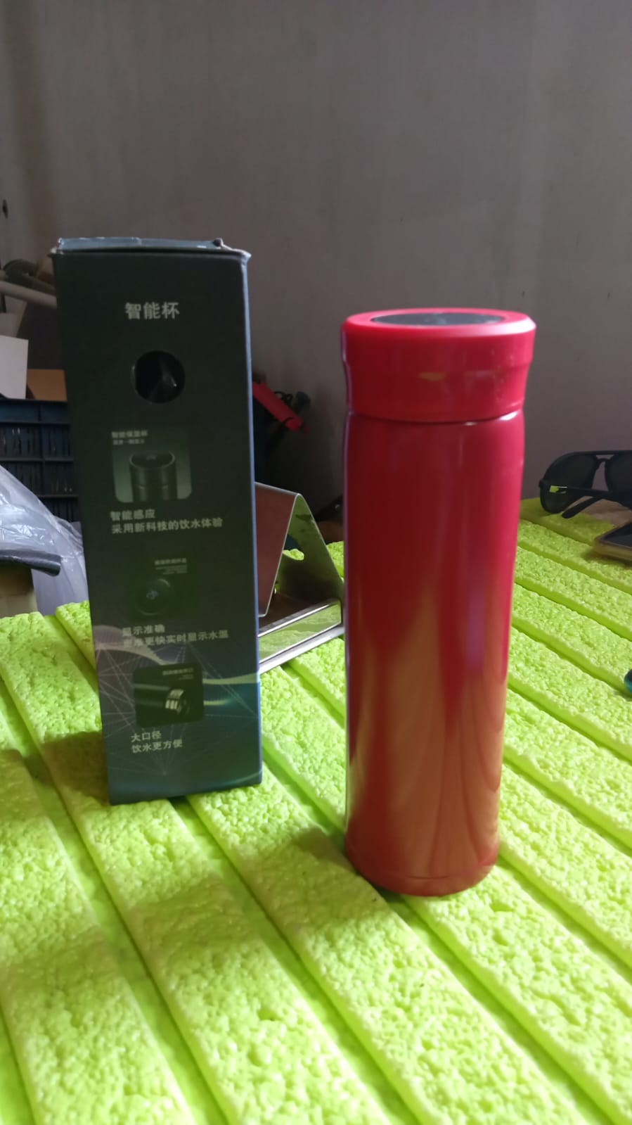 Smart Vacuum Insulated Water Bottle with LED Temperature Display, Cold & Hot | Leak Proof | Office Bottle | Gym | Home | Kitchen | Hiking | Trekking | Travel Bottle (Mix Color & Design / 500 ML) - Springkart