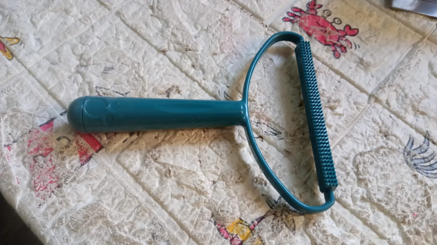 2in1 Portable Lint Remover at Home Use | Use for Removing Lint Dust in Furniture and Wool Clothes Sweater Carpet | Woolen Fabrics Brush Sticky Lint Roller with Long Handle (1 Pc) - Springkart