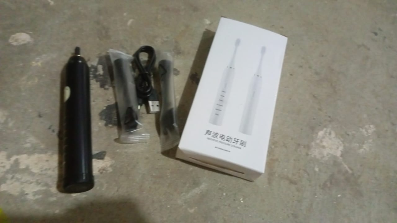 Adult Waterproof Electric Toothbrush USB Charging with Extra 1 Toothbrush Head (1 Pc / USB Charging Operated / Mix Colour) - Springkart