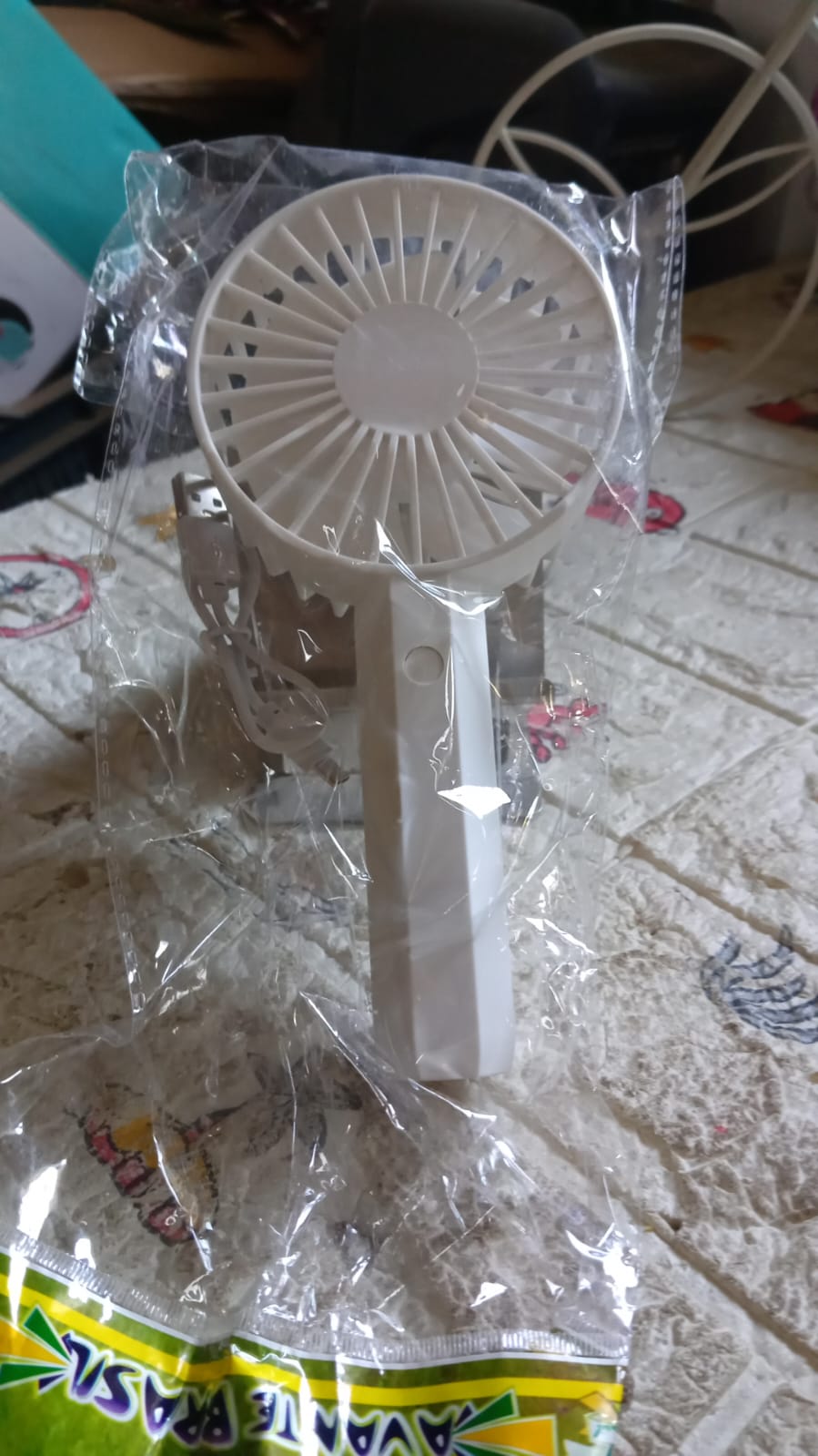 Mini Handheld Fan Portable Rechargeable Mini Fan Easy to Carry, for Home, Office, Travel and Outdoor Use (Battery Not Included) - Springkart
