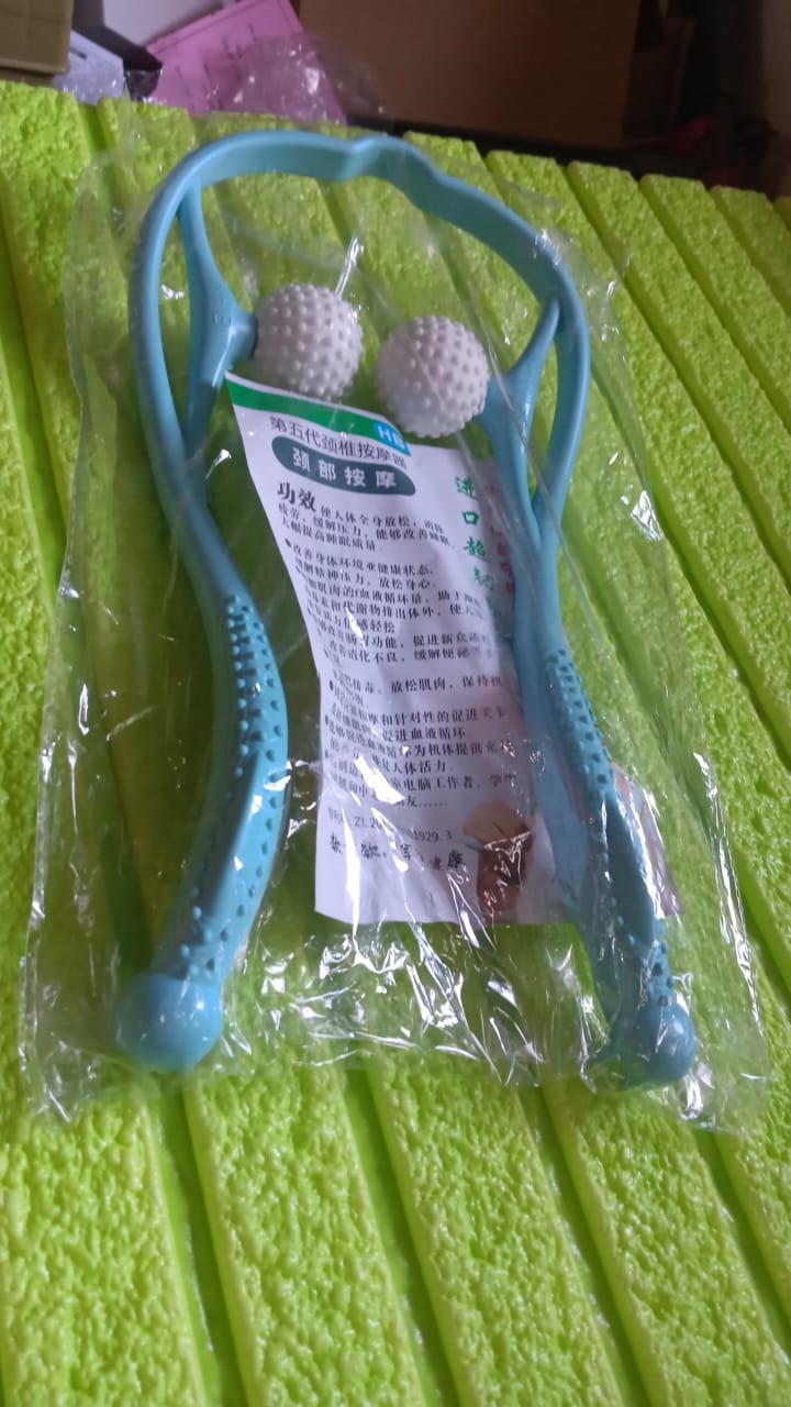 Neck Shoulder Massager, 13.5x7.08in Portable Relieving the Back for Men Relieving the Waist Women - Springkart