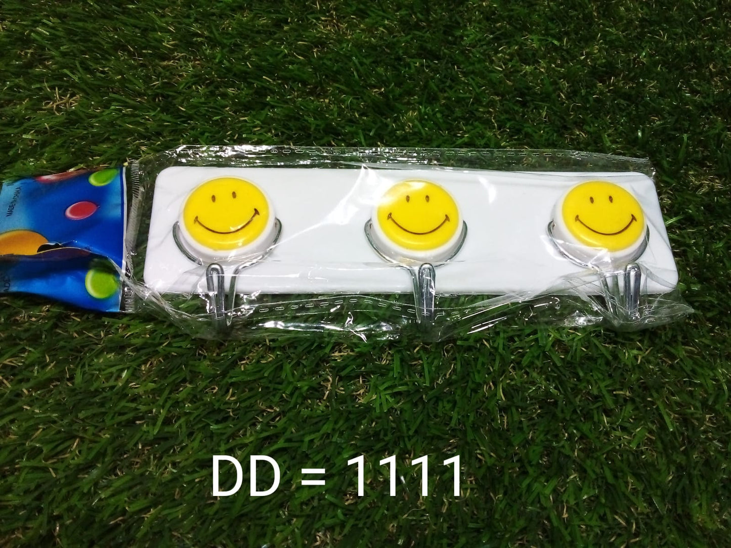 Self Adhesive Smiley Face Wall Hooks (Pack of 3) - Springkart