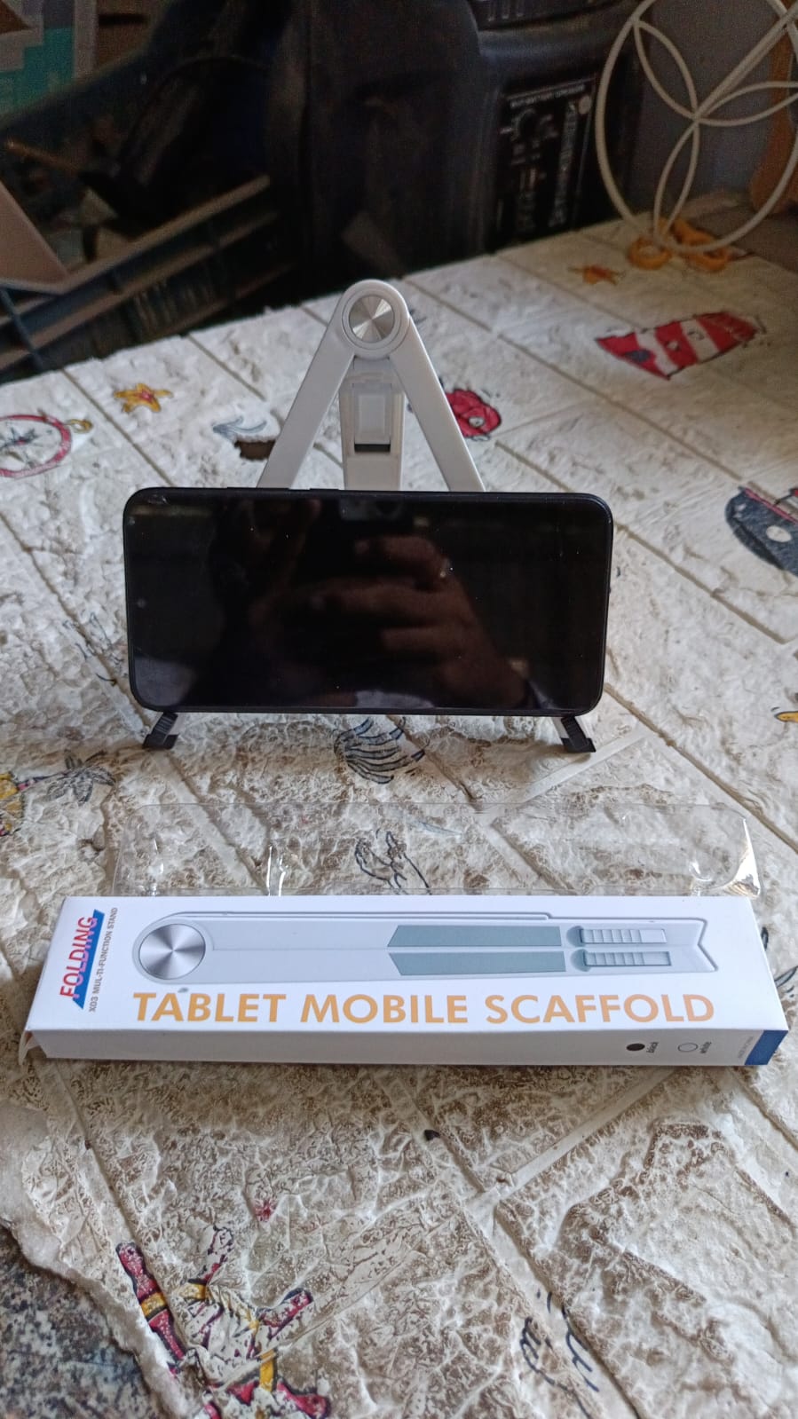 Slim Tablet Mobile Stand Adjustable Foldable Tablet Stand Scaffold (1 Pc) - Springkart