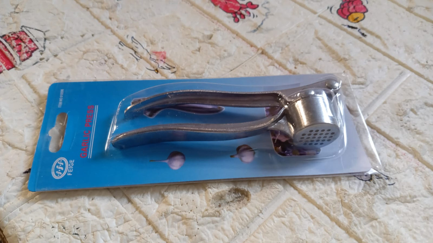 Crush Garlic with Ease: Lightweight Aluminum Garlic Press (1 Pc) - Springkart