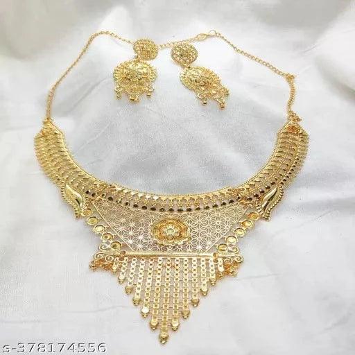 Shimmering Graceful Women Necklaces & Chains - Springkart