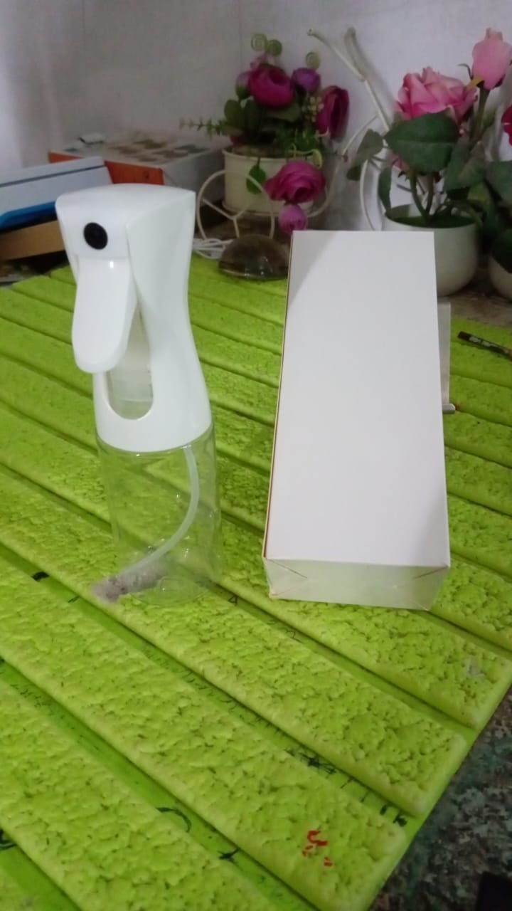 Plastic Oil Spray Bottle - Versatile Kitchen Gadgets (250 ML Approx / With White Box) - Springkart