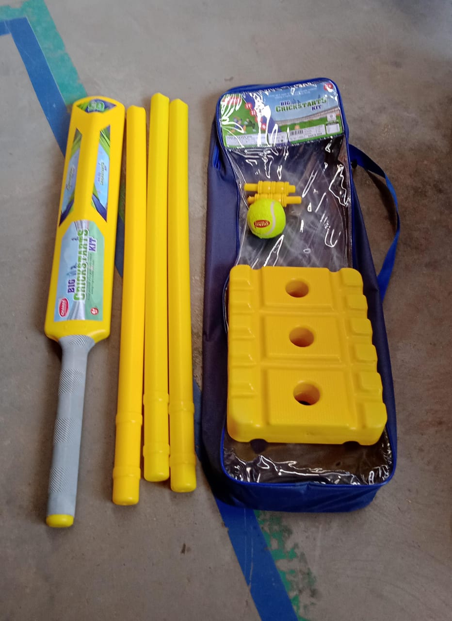 Big Cricket Kit, Cricket Set with 1 Cricket Bat, 1 Rubber Ball, Bails, 3 Stumps with Stand Base - Springkart