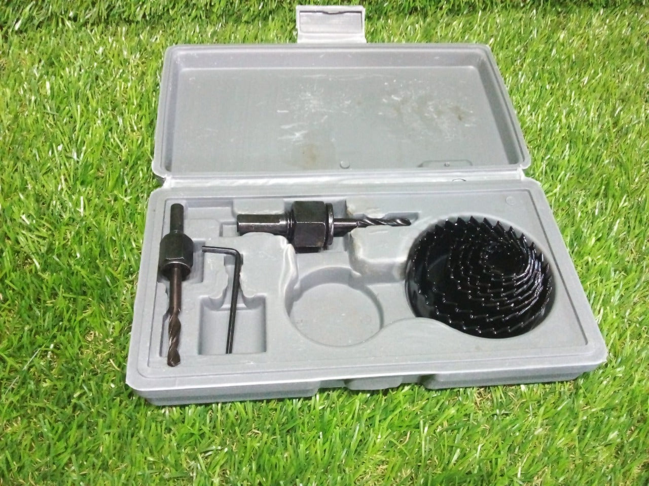 Hole Saw 11 Pc For Making Holes Over Walls For Types Of Purposes Etc. - Springkart