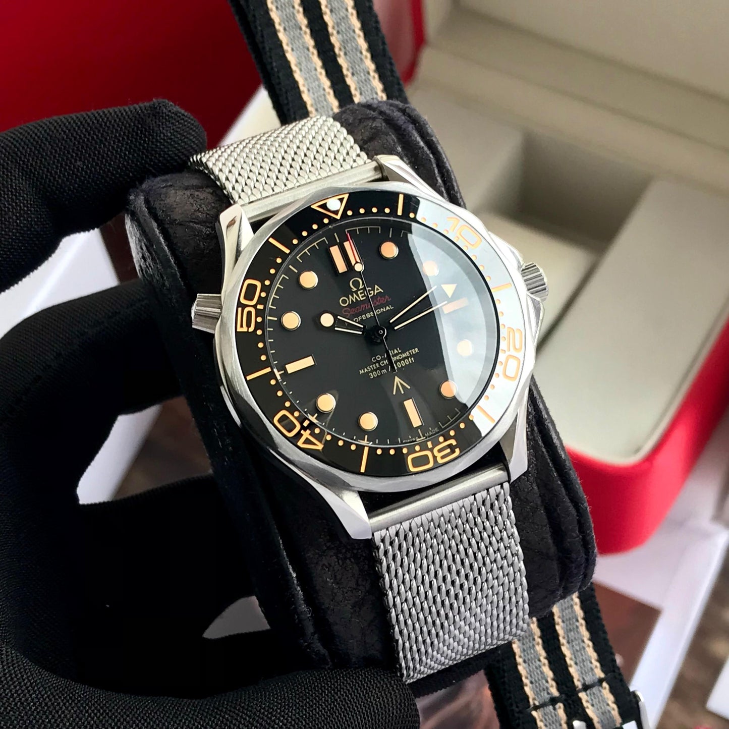 OMEGA's Seamaster Import Rubber Strap Diver Excellent Quality Men's Watch