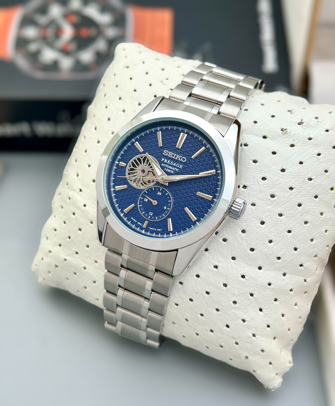 Seiko Elegant fully integrated watch