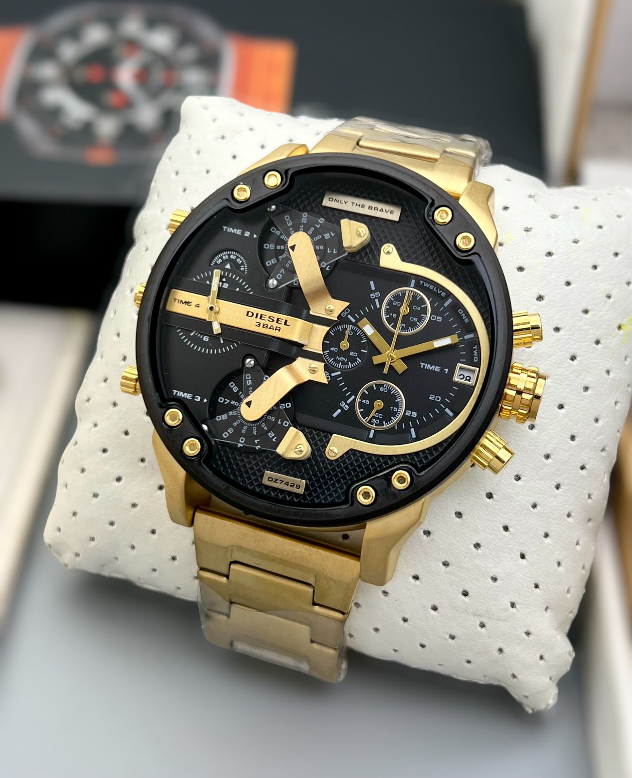 Diesel Mr. Daddy 2.0 watch luxurious timepieces