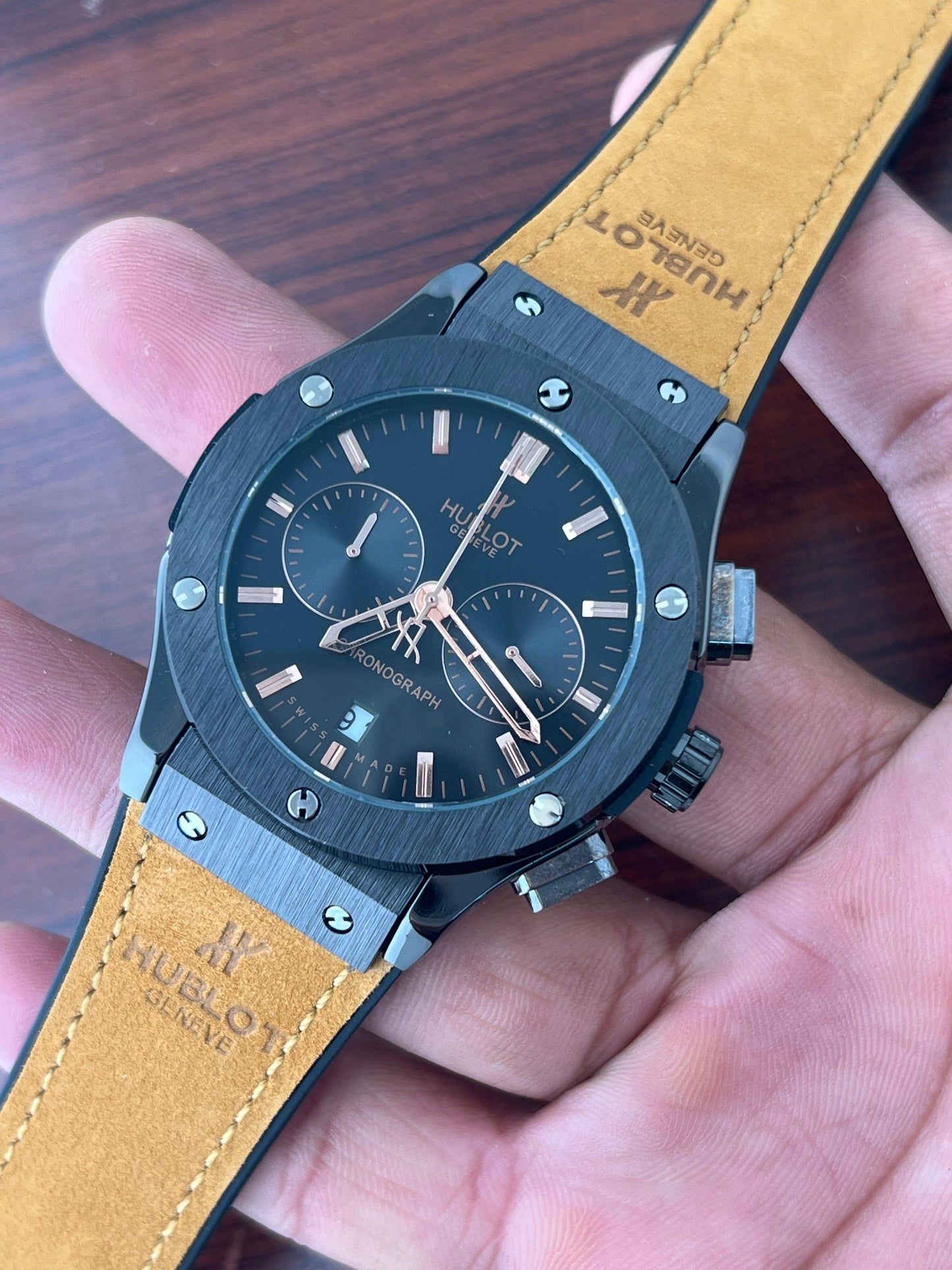 ✅ *Hublot Big Bang 5 Hand all shining Full Black, iconic Strap collection (Blue Dial)