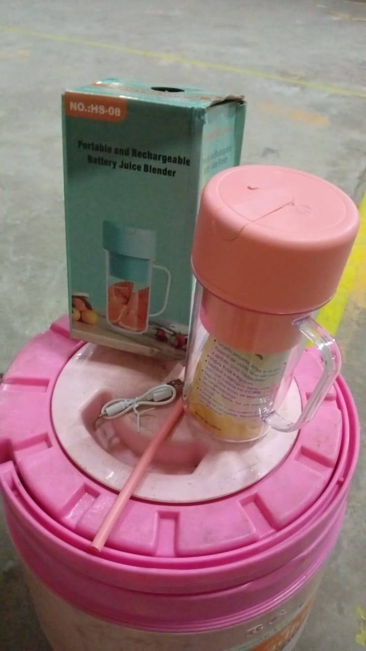 Portable Crusher Juicer With Handle & Straw, USB Rechargeable 6 Blades (420 ML) - Springkart
