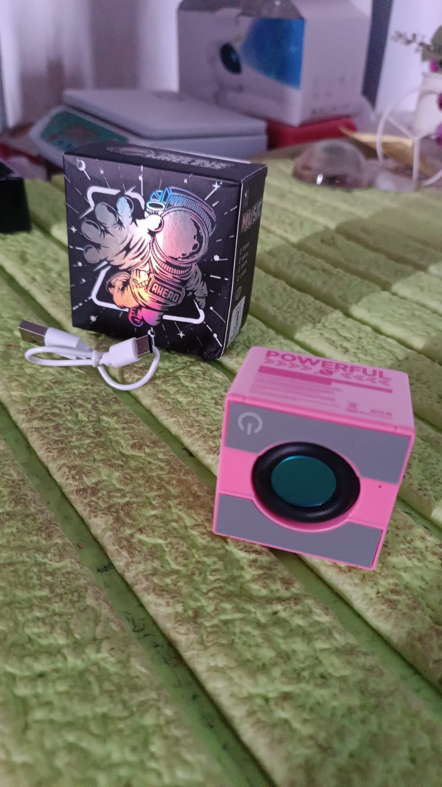 Mini Speaker Portable Wireless Speaker with Immersive Sound (1 Pc / Mix Color) - Springkart