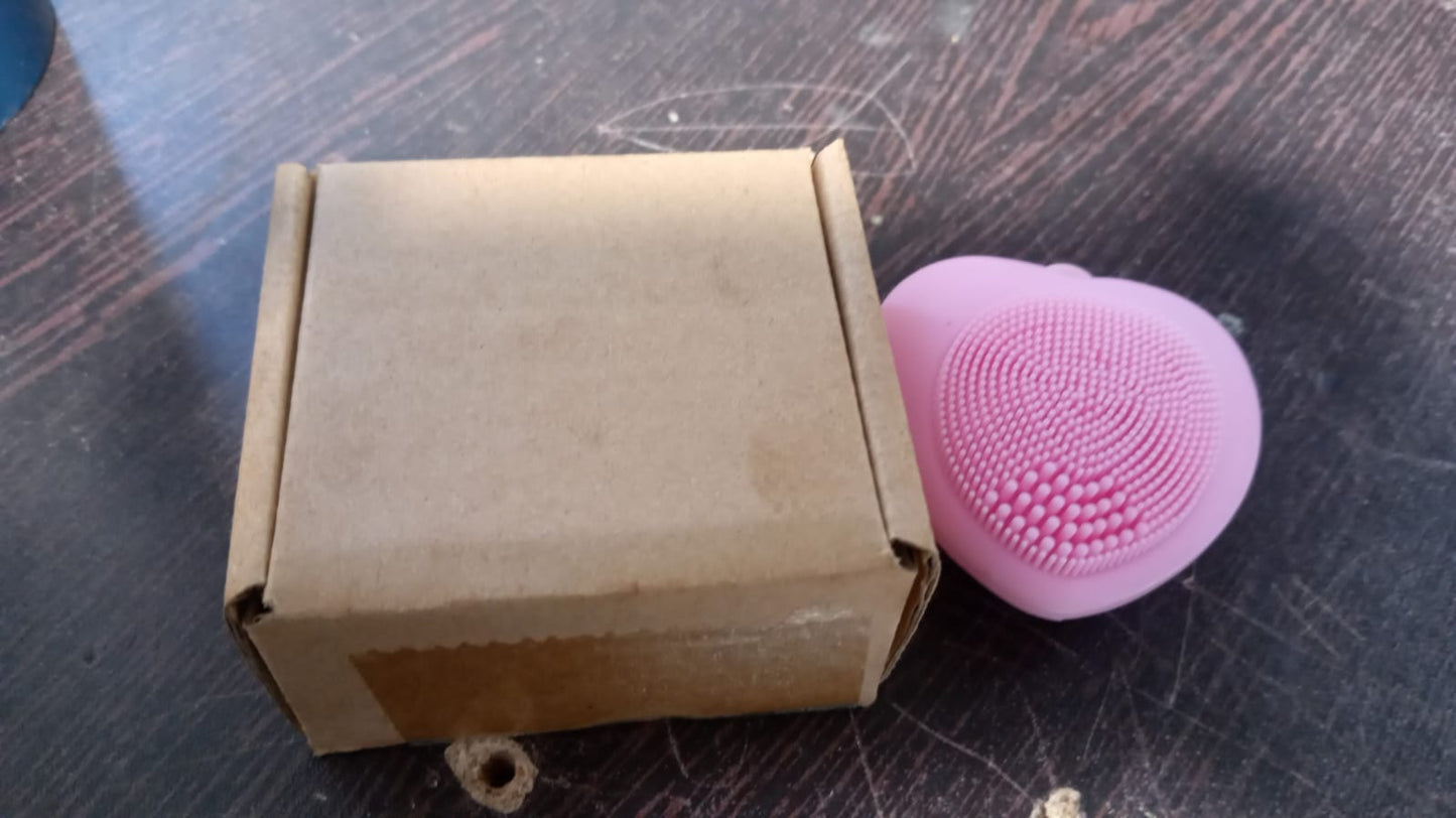 Waterproof Heart-Shaped Face Wash Brush | Silicone Facial Cleansing & Exfoliating Scrubber for Women - Springkart