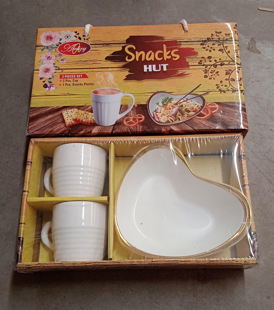 Snacks Hut Ceramic Tea / Cups Set With Heart Shape Plastic Serving Platter, Milk Cup / Mug, Coffee Cup, Tea Cup BPA Free Food Grade, or Outdoor for Household Gift For Birthday (3 Pcs Set) - Springkart