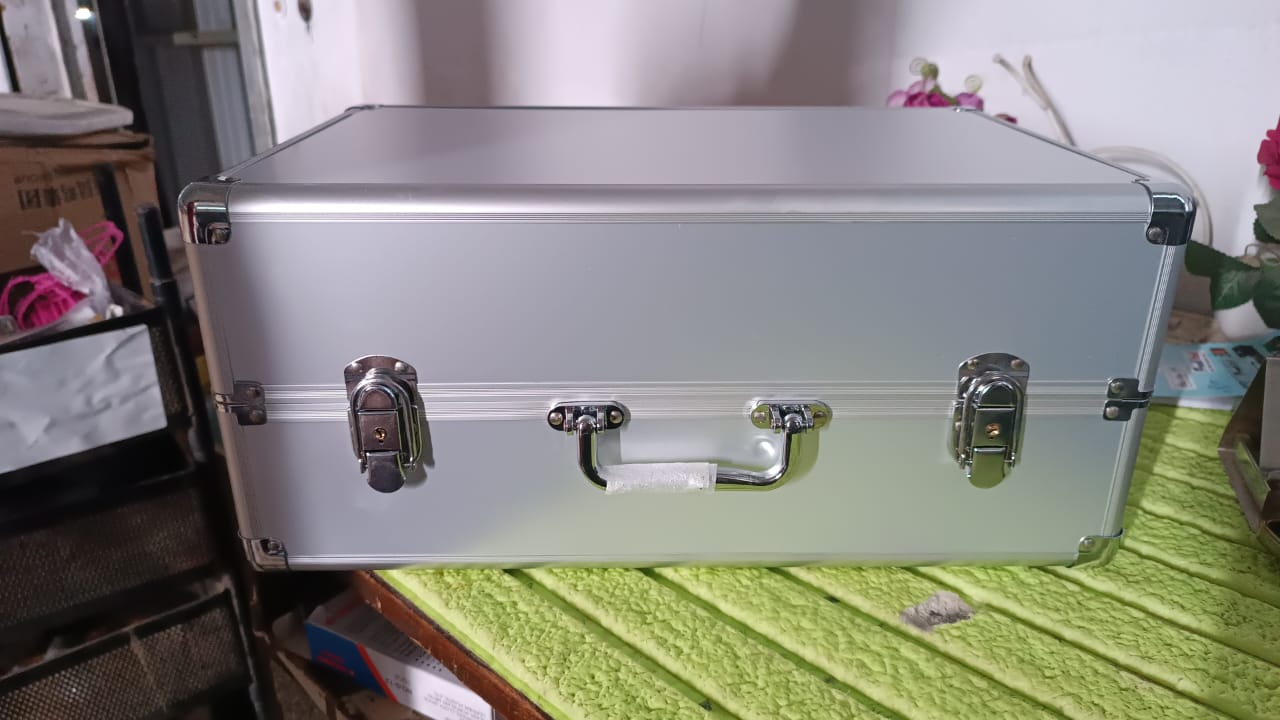 Aluminium & Wooden Multipurpose Portable Suitcase Travel Tool Box With 2 Keys For Lock (45×29×20 Cm / 1 Pc) - Springkart