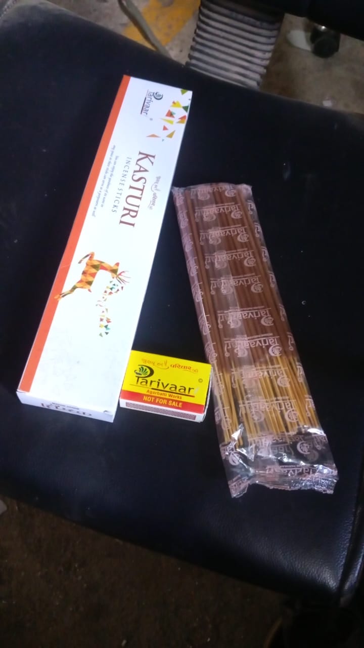 Kasturi Flavour Incense Sticks / Agarbatti (90 GM With Machis 1 Packet) - Springkart