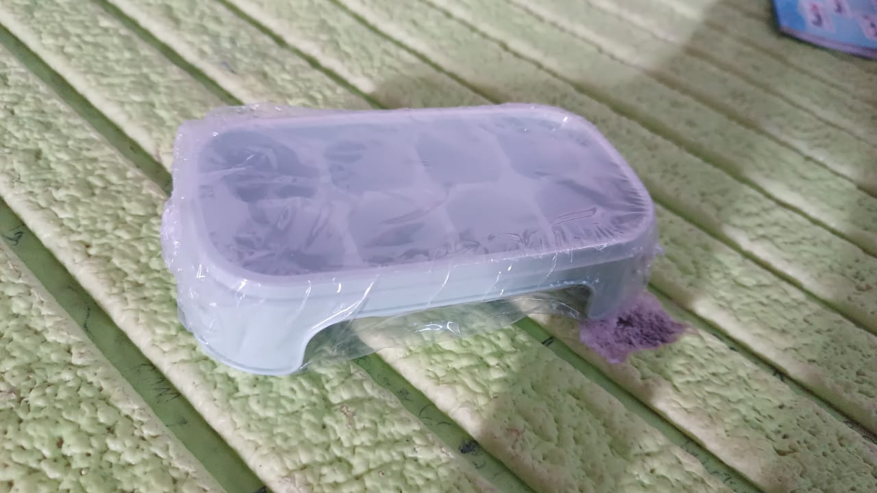 Ice Mold, 8 Grid Food Grade Portable Plastic Ice Tray (1 Pc / 15×8 Cm) - Springkart