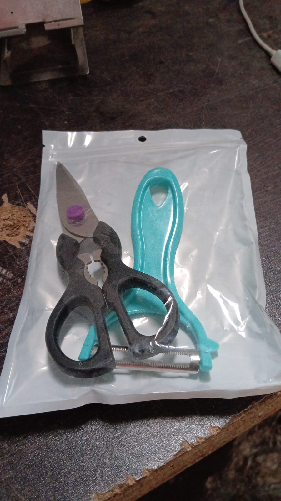 Stainless Steel Kitchen Scissors & Multipurpose Peeler (2 Pc Set / Scissor & Peeler) - Springkart