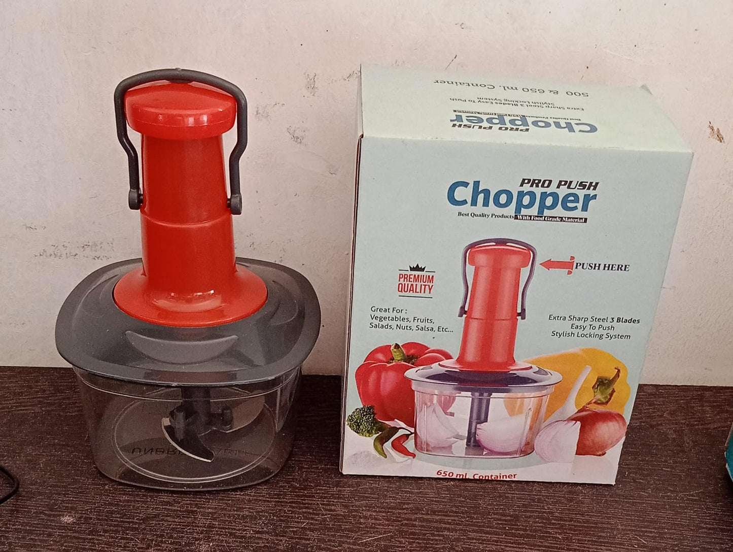 Manual Food Chopper (650ml): 3 Stainless Steel Blades, Locking System, Anti-Slip Base - Springkart