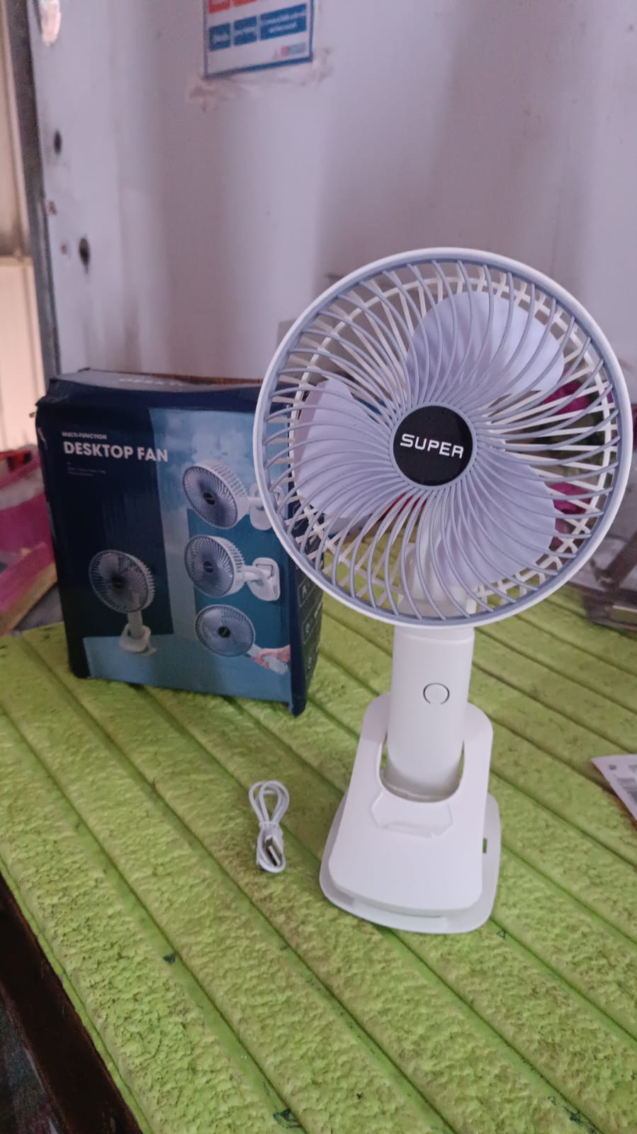 Multifunctional USB Desk Fan Clipped Fan (1 Pc / With Color Box) - Springkart
